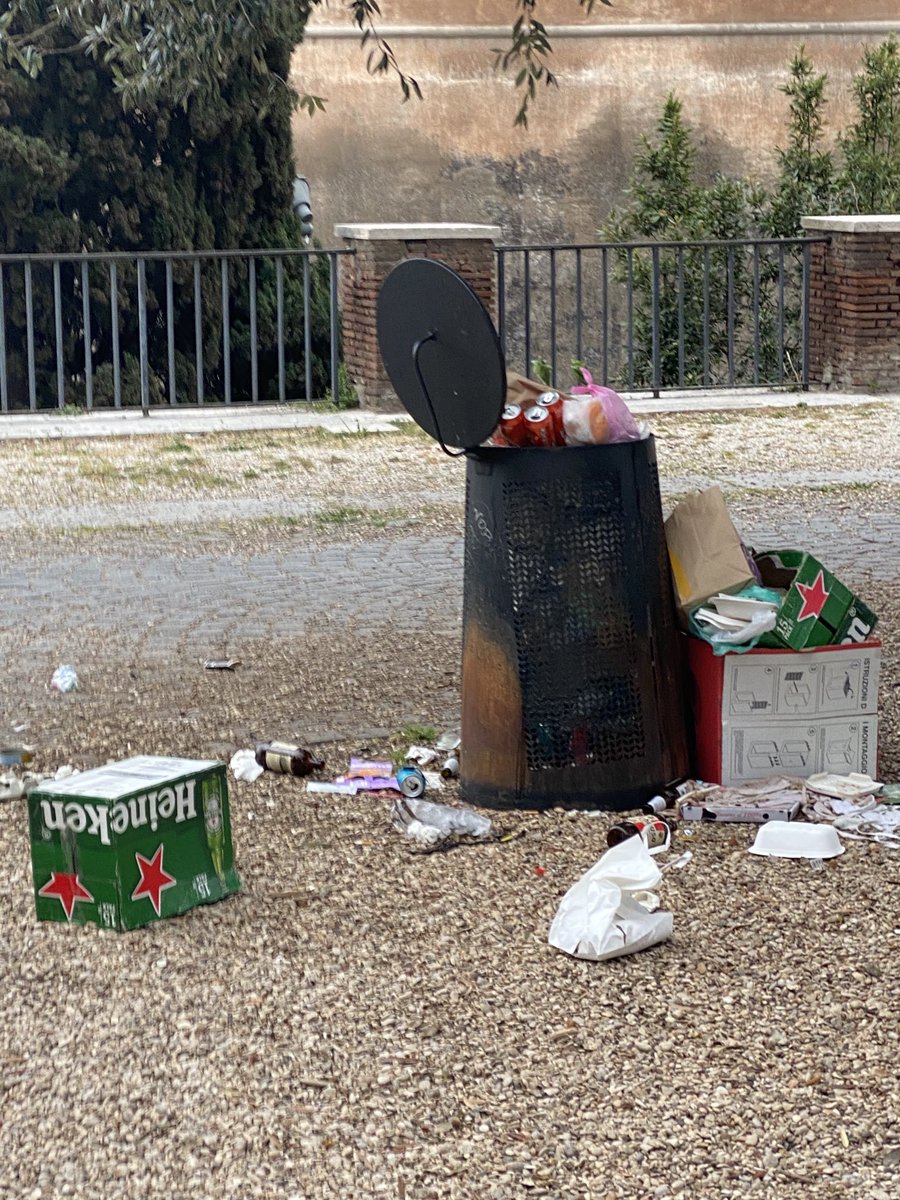 Carlo Calenda tweet media