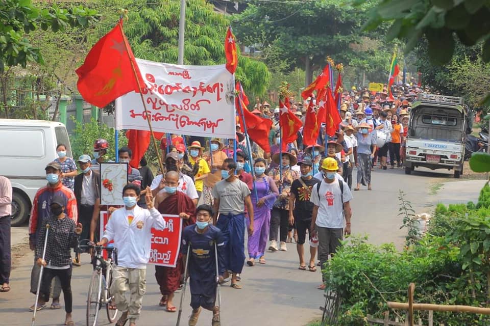 IrrawaddyNews's tweet photo. Despite repeated deadly crackdowns on anti-regime protesters, residents of #Sagaing 's Katha staged another demonstration against military rule on Apr. 6. 
 
#WhatsHappeningInMyanmar https://t.co/3wAiM0suqT