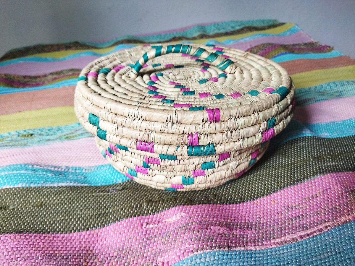ShilpkariBazaar's tweet photo. Right time to move back to the old #healthy style of living. Replacing hot case with natural #Chabhari with cover. Available now at Shilpkari Bazaar.
Message us to get your #Chabhari
https://t.co/HNwLCMQsRU
#Jammu
#WomenSupportingWomen
#VocalForLocal
#AmazingJammu
#reasi https://t.co/BfzHNH8L8t