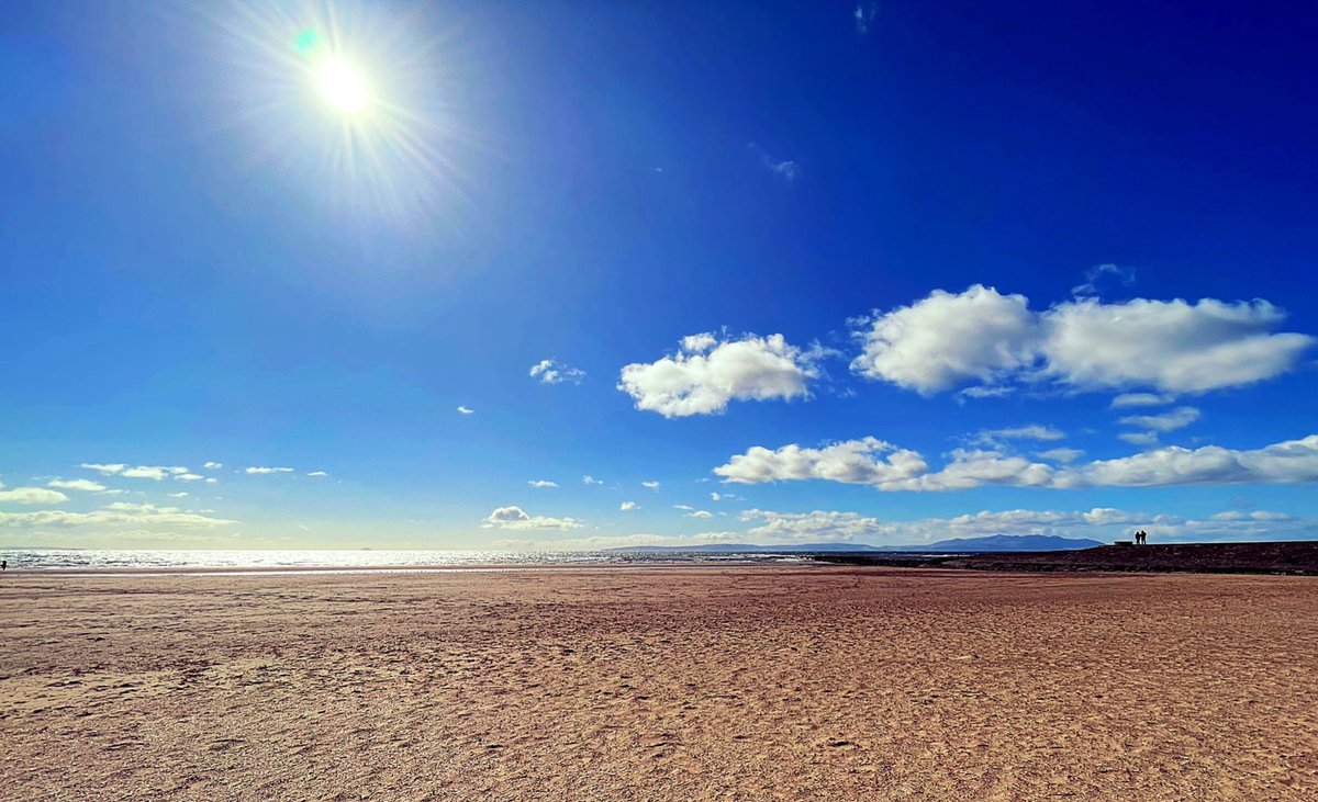 FaroqueKPM's tweet photo. If you’re visiting a local #Ayrshire beauty spot, whether that’s one of our stunning coastal beaches or our scenic countryside, it’s important to know the Scottish outdoor access code before you visit 👇🏽
https://t.co/TwWJx6r4bN
#StayLocal
#StaySafe
#KnowTheCodeBeforeYouGo https://t.co/E4NvnQcgOA