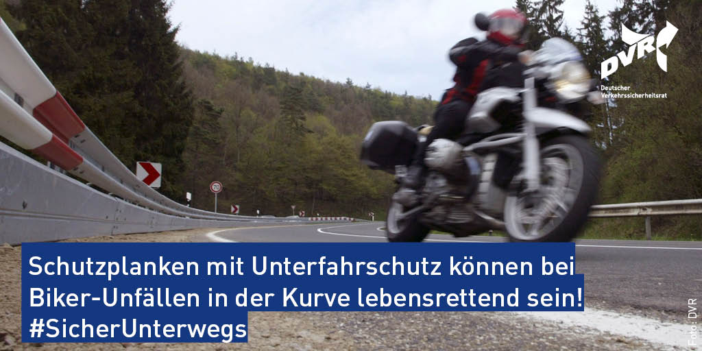 DVR_info's tweet photo. Nächste Motorradtour steht an mit schöner Landschaft + kurvigen Straßen z.B. im Bayerischen Wald? Am sichersten unterwegs sind 🏍️🏍️ auf Strecken mit Schutzplanken, die in Kurven mit Unterfahrschutz ausgestattet sind
#SicherAnkommen #MondayMotivation @PolizeiMuenchen @ifz1 https://t.co/rGIkBsaIVX