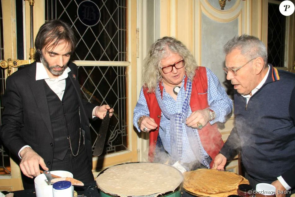 Ducon28334453's tweet photo. L horrible laurence saillet etait commise aux desserts https://t.co/UB04645GaP