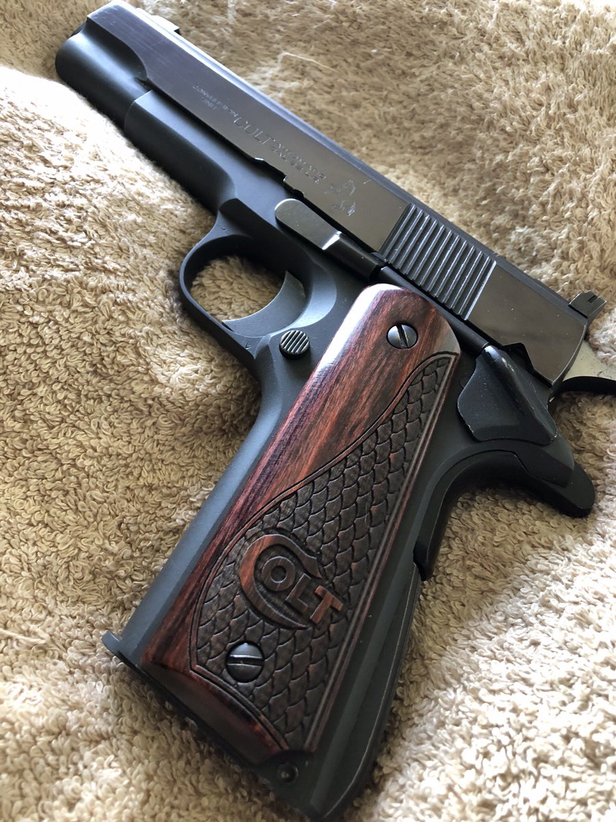 R6Tac's tweet image. Added some much nicer grips on my #ColtConversionUnit in .22 Long Rifle Pistol. Fits my hands much better.