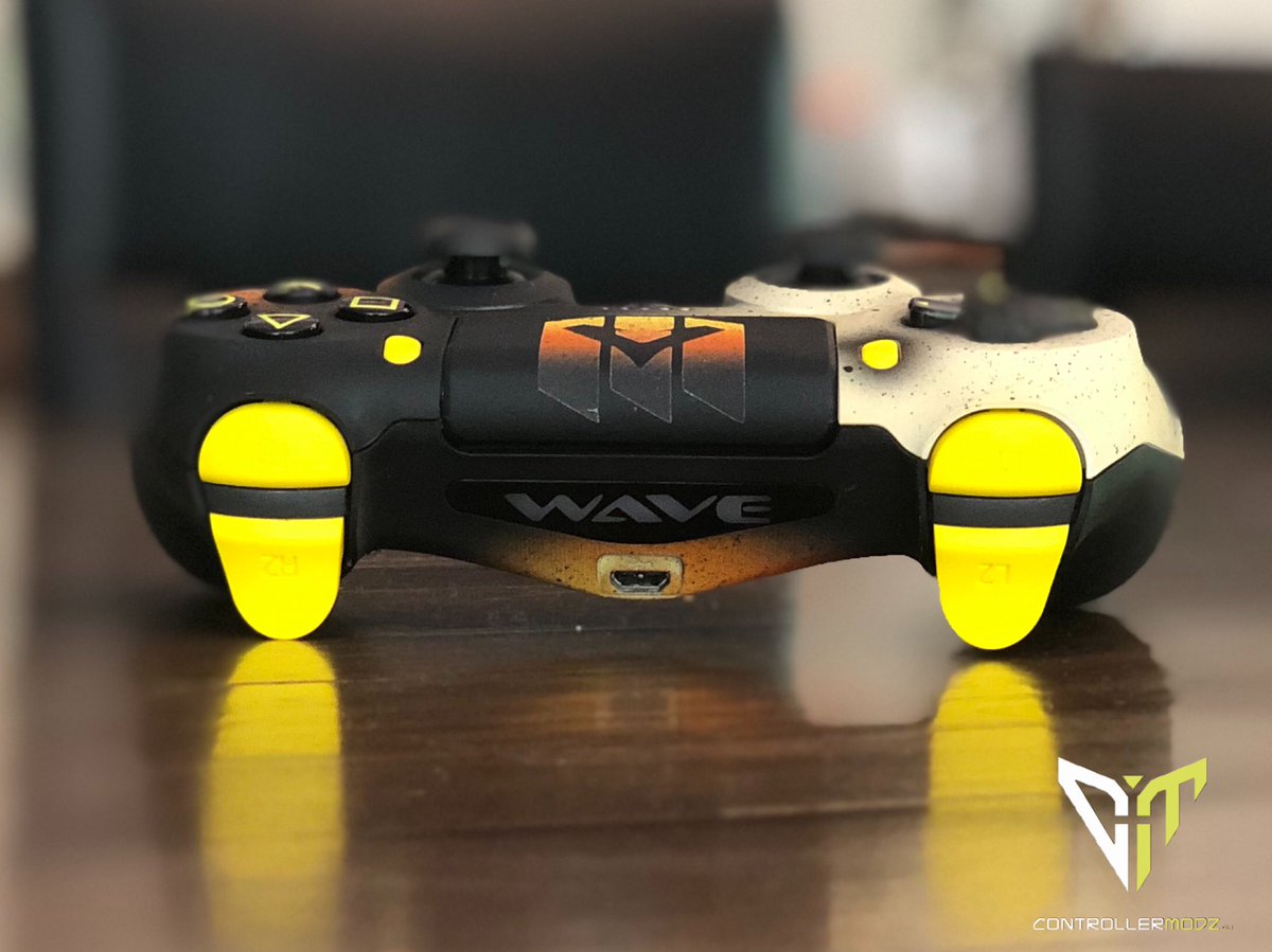 AuModz's tweet photo. Apex Legend Pro Controller w/ Smart Triggers and Bumpers Right Tension Thumbstick, Pro Buttons and an awesome paint job. Your looking for something cool like this hit us up in our DM’s ✌🏻 #modernwarefare4 #callofduty #xboxoneslim #xbox #Melbourne #gamers #gamersofmelbourne #ps5 https://t.co/B8XRTpiqJS