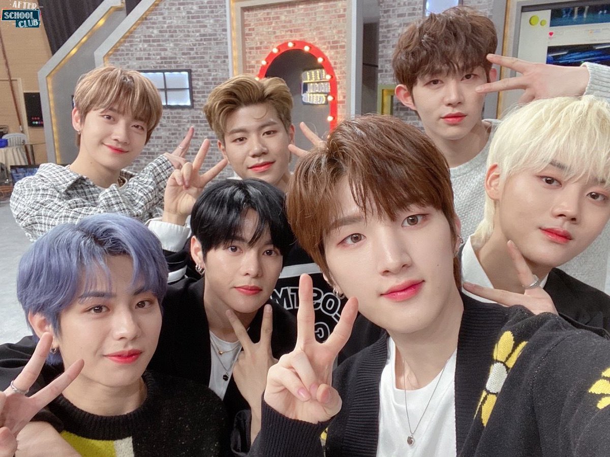 arirang_ASC's tweet photo. [Ciipher]
⠀
생방송 내내 에너지파워풀충전🔋
우리 싸이퍼 덕분에 에엣씨의 하루도
행복했어요 ♡
울 싸이퍼 앞으로 남은 활동도
다치지 말고 파이팅하고 .ᐟ
우리는 다음 컴백 때 또 만나요 🤙🏻🤍
⠀
#CIIPHER_ASC #CIIPHER @RAIN_Ciipher https://t.co/zTuRRvRojj