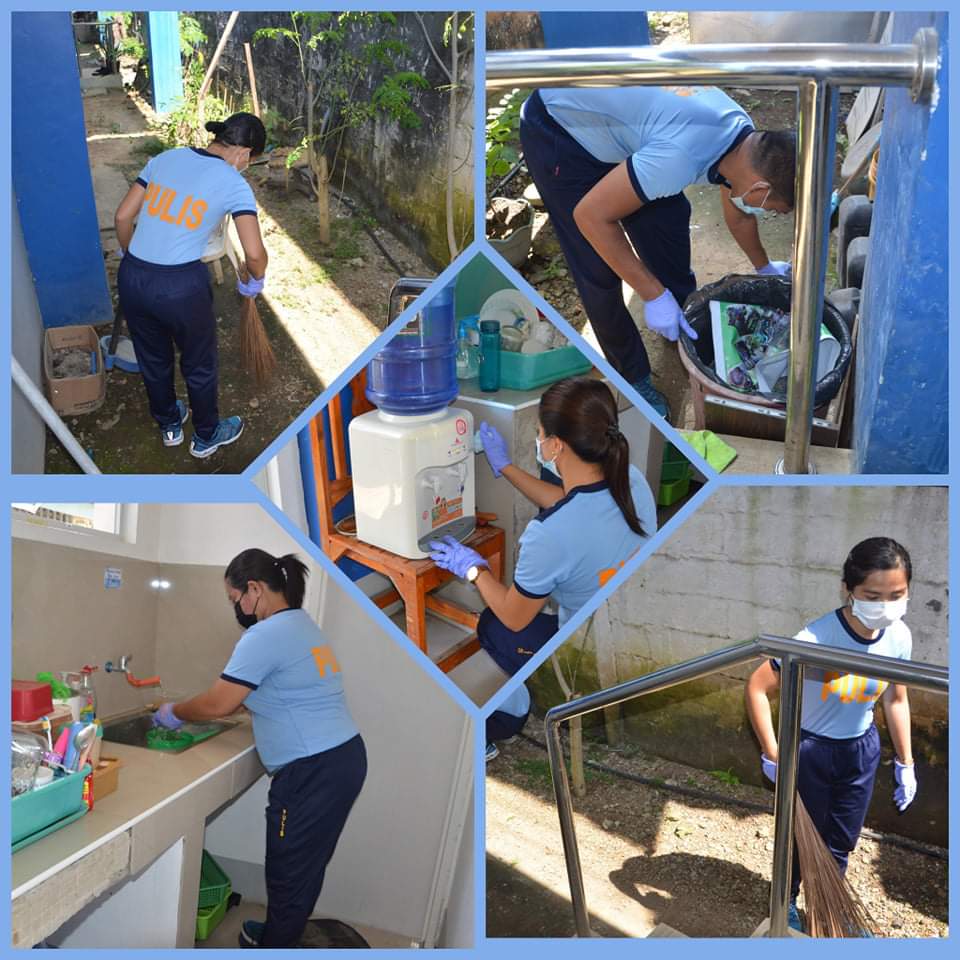 misoccpclo's tweet photo. Conducted fatigue duties and disinfection on frequently touched surfaces such as door knobs/handles, computers, tables and others to ensure that the working environment is tidy and  free from dirt, infectious bacteria and viruses

#WeServeAndProtect
#TeamPNP
#MoreGoodThanBadCops https://t.co/TpKqKtUi2Q