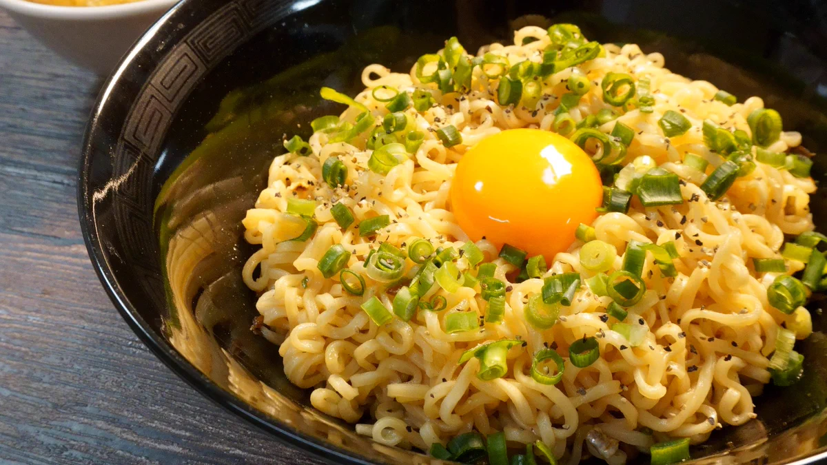 この食べ方も美味しそう！サッポロ一番しょうゆ味のアレンジレシピ！