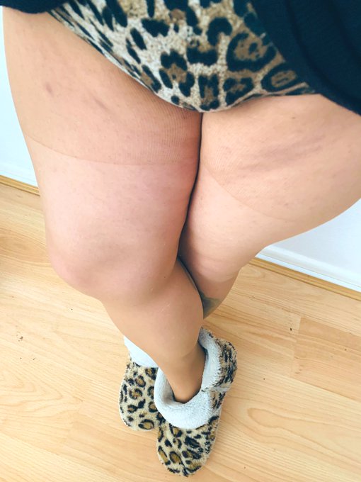 It&rsquo;s a bit chilly today 🥶 https://t.co/HebjRRiX46<a href="/tag/yogapants"class="tags"><span>#yogapants</span></a><a href="/tag/bigass"class="tags"><span>#bigass</span></a><a href="/tag/assaddict"class="tags"><span>#assaddict</span></a>