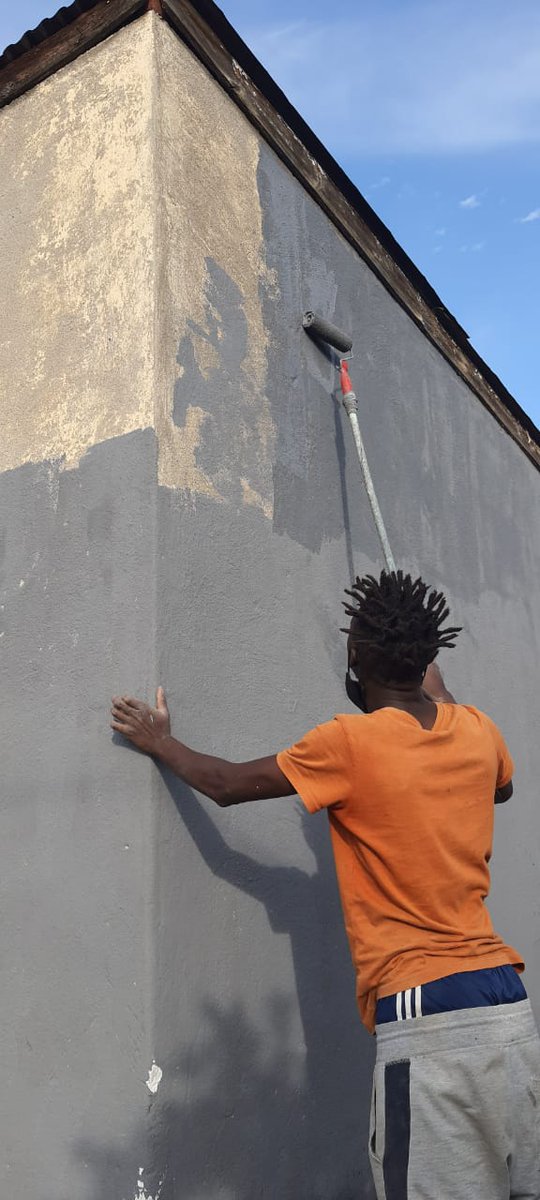 FoundationAnthu's tweet photo. It was a beautiful day with lots of people chipping in as we painted the first coat of grey. It's always beautiful when the community works together to help to put a smile on the faces of our citizens. Surely #UbuntuCannotBePostponed https://t.co/YrjxpgBDLi
