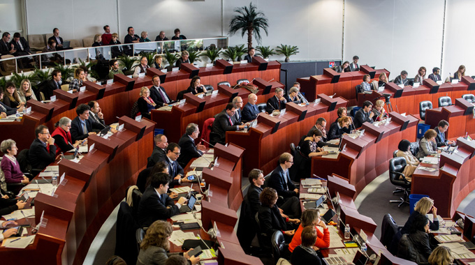 🗳️ La Région se réunit en session le 9 avril prochain.
C'est dans le contexte de la crise sanitaire que les élus régionaux vont débattre et voter de nouvelles mesures, notamment en faveur de la #jeunesse et des #entreprises innovantes. 
Tous les sujets ⬇️
bit.ly/39MicIe