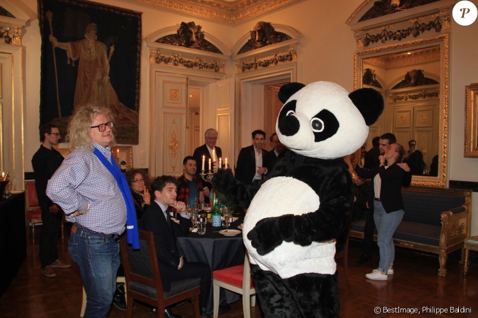 rifain_nouvelle's tweet photo. #PandaEyes
🔥 Oh ! Un panda sortie de nulle part ... le milieu du showbiz kiff tellement les pandas .. comme c’est curieux  ⬇️ : https://t.co/nYgj3TFfbx