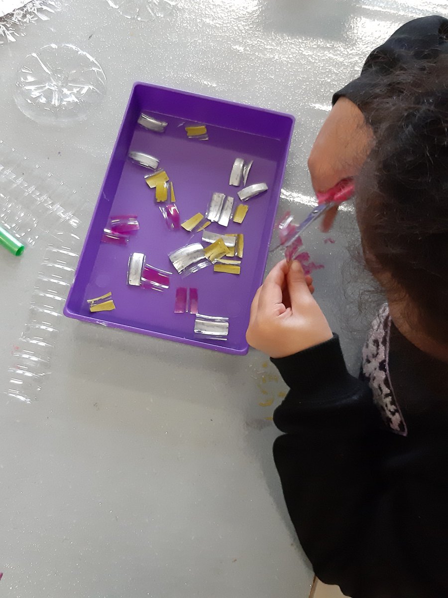CieDebrouille's tweet photo. [#Atelierenfants]

⏪Retour en images sur l’un des #ateliers commencé il y a deux semaines avec des enfants de #maternelle à #SaintDenis pour le #projetAfrica2020 ! Hâte de voir la suite ! https://t.co/9nu2aaOszE