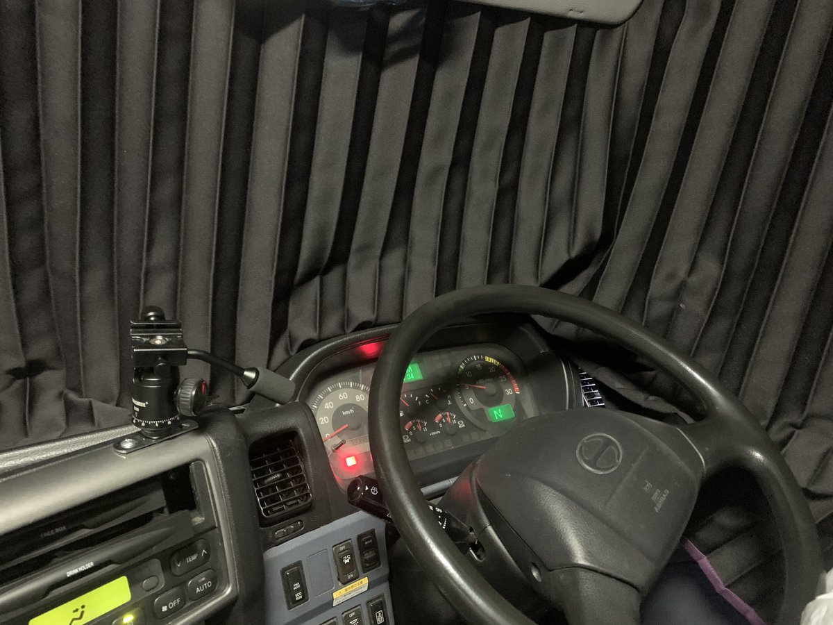 もこちゃんチャンネル 公式 Youtuber 最虎桜もこざくら 寝床へ到着 今日もヘトヘト いい運動になるし筋トレにもなりました また深夜に出発します 明日も普段とは違う仕事内容 いろんな荷物が積めるのがフリーのいい所 新鮮な気持ちで勉強