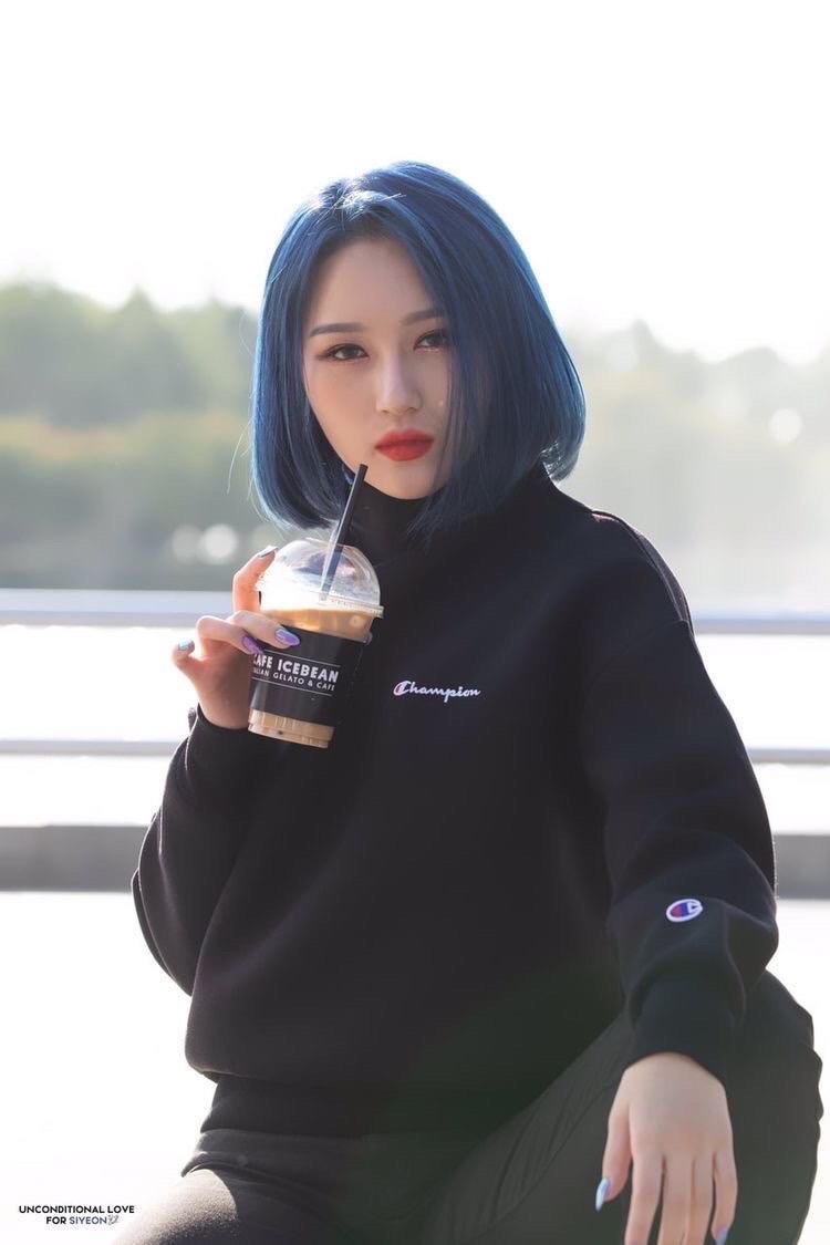 hourly siyeon | ODD EYE (@siyeonhours) on Twitter photo 