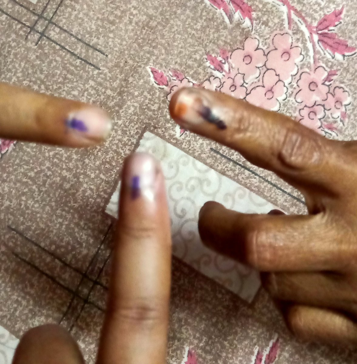wakib23's tweet photo. 2K21 voted with my Family!!🕊️👆Just like festival!!!!
#SmallFamily
#Assam
#Hindustan
#RulingVsOpposition
Hope All is Well. https://t.co/9NFWWNz1Qf