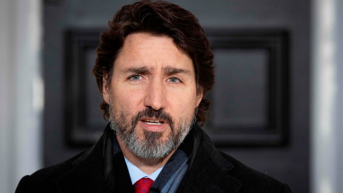 QubRadio's tweet photo. Un employé en CHSLD s’indigne contre le gouvernement de Justin Trudeau

«En date du 18 mars 2020, il y avait 50 cas de COVID au Québec. On a dit à Justin Trudeau de fermer les frontières, mais il niaisait.»
- Martin-Joseph Lamontagne

ICI👉https://t.co/xTAPO84sci
#Covid19Qc https://t.co/4ykkEKAO24