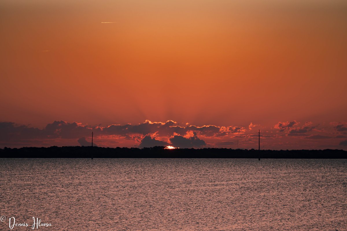 DennisHlavsa's tweet image. Good Morning #SpaceCoast from the #LaunchWindow 

#Sunrise @USAsunrise @FloridianCreat1 @FLskygazer 
@321FlaSTEMEd  @StormHour  #IndianRiver #florida