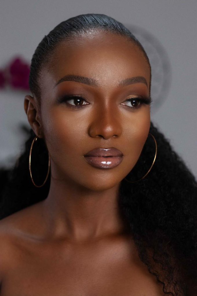 remaynne's tweet photo. Category: Looks 😍
Makeup||Photography : Remaynne https://t.co/viXeMZNEAk