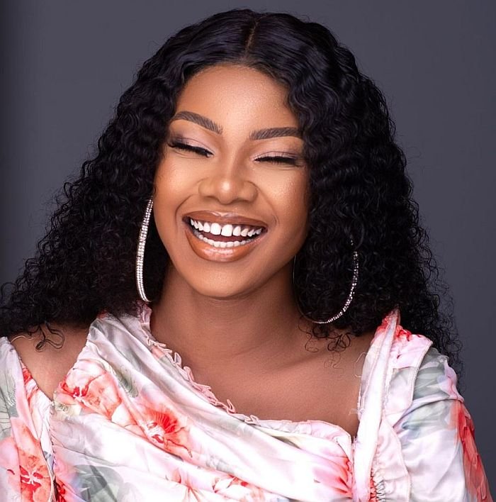 Tacha trends every blessed single day on Twitter and nobody is talking about it, First ever person to pull this off in Nigeria.
THIS ONLY DESERVES AN AWARD.

Girl how do you do it?!

#NoTachaReplica AT THE MENTION OF TACHA