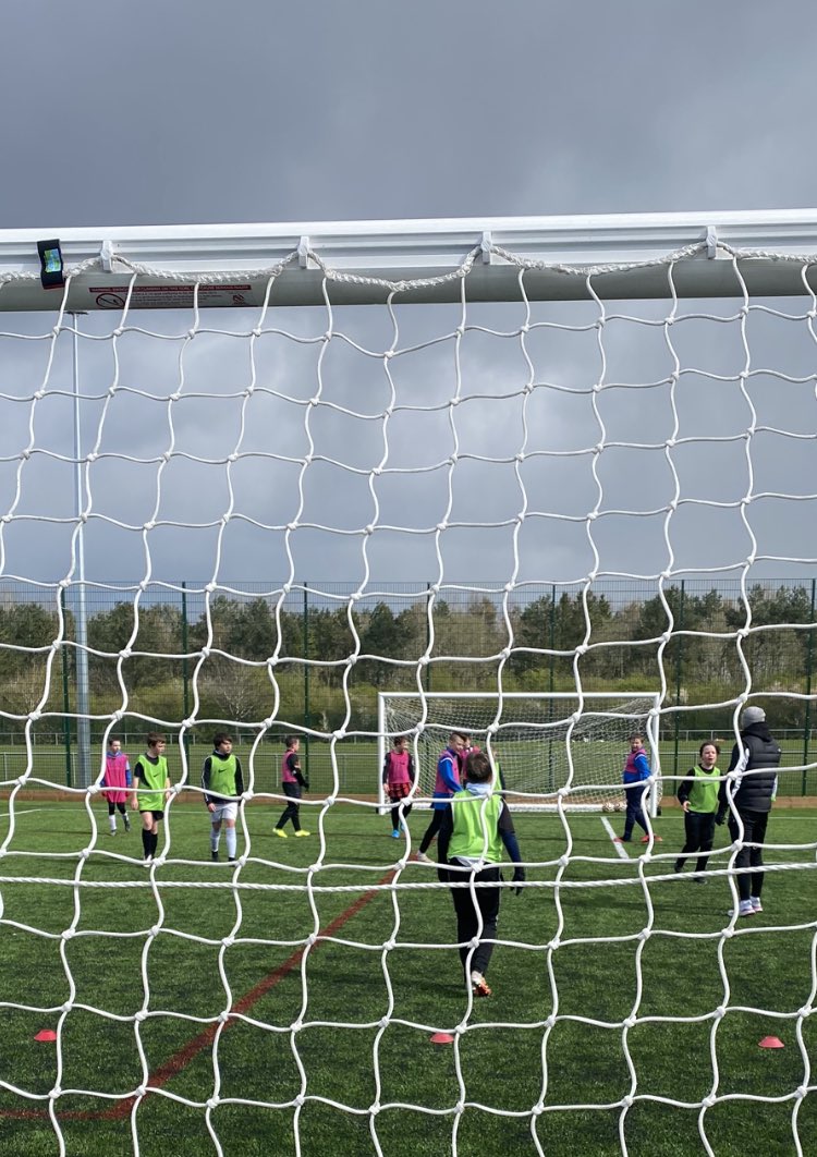 burradonjuniors's tweet image. Day 2 of our camp with @ACFC2020 a little chilly 🥶 but the kids are loving it, loads of skills, goals and saves all day, well done all involved 👏🏻👏🏻👏🏻⚽️🥅💙🤍
