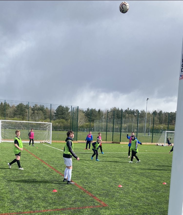 burradonjuniors's tweet image. Day 2 of our camp with @ACFC2020 a little chilly 🥶 but the kids are loving it, loads of skills, goals and saves all day, well done all involved 👏🏻👏🏻👏🏻⚽️🥅💙🤍