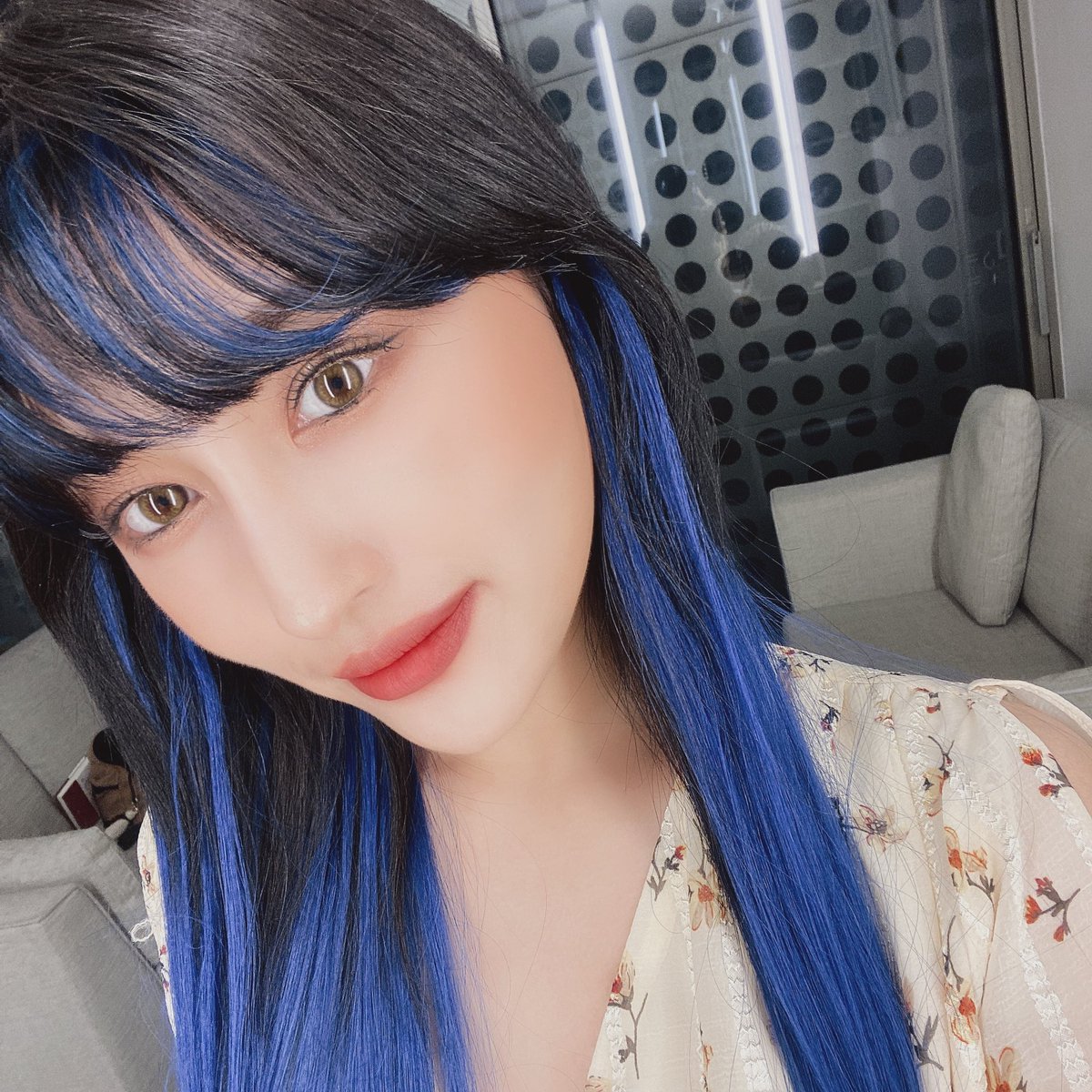 hourly siyeon | ODD EYE (@siyeonhours) on Twitter photo 
