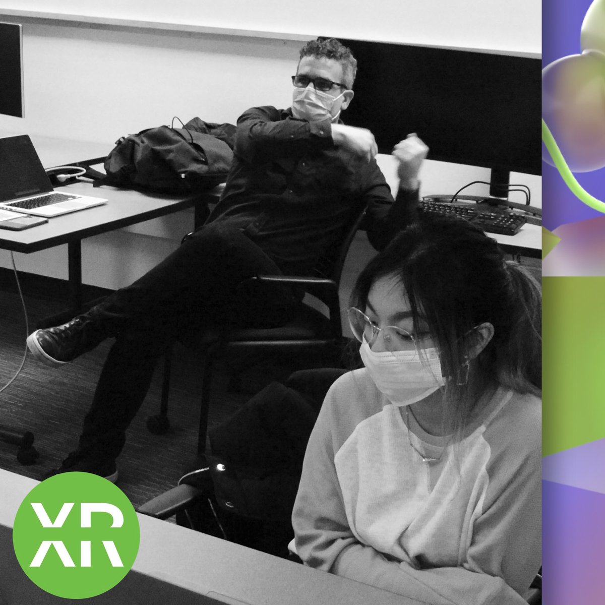 Th3KCADxrLAB's tweet image. innovation in action! Here&apos;s Th3rd Coast&apos;s Joe Van Harken leading discussion during an in-person brainstorm session. To learn more about Th3 KCAD XR Lab, head to our website: bit.ly/th3KCADXRLab
⁠
Photo Credit: Joan Sechrist