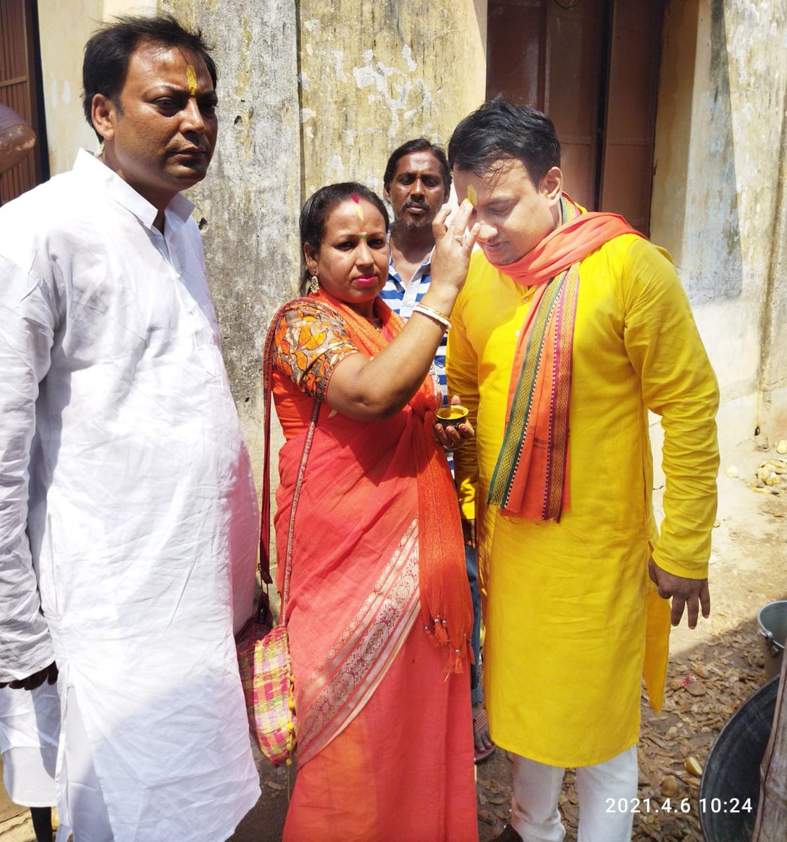 BjpKundu's tweet photo. আজ বোলপুর  সাব ডিভিশনের অন্তর্গত 3 বিধানসভার প্রার্থী মনোনয়নপত্র জমা দিলেন,,, 
 জনপ্লাবন বলে দিলো বিজেপি আসছে" https://t.co/BiWMNg99GS