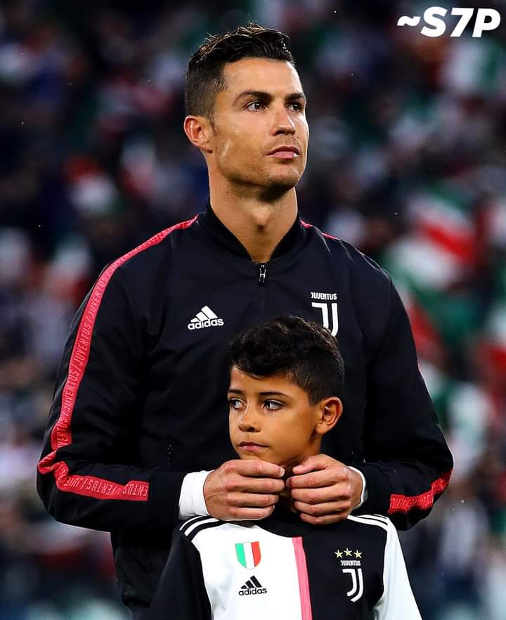 BIGGYBOSS_sport's tweet image. Cristiano Ronaldo,

“When ever I speak of retirement,He (Ronaldo Jr) said dad just give it few more years so that we will play together.”

Will Cr7 Junior dream come true??

#BossSport