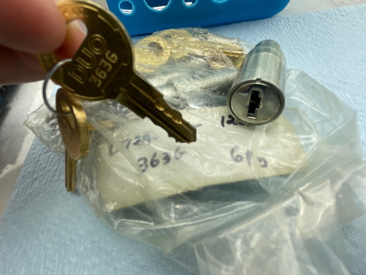 LegalLockPicker's tweet image. Purchased a bulk set of locks on eBay and a bag of these guys showed up. Anyone have more info?