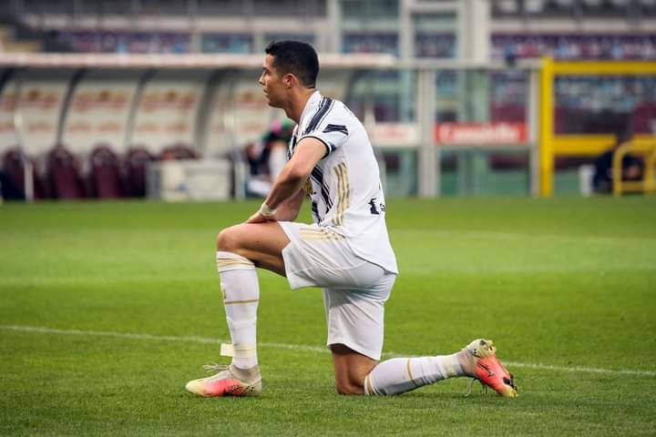 BIGGYBOSS_sport's tweet image. Cristiano Ronaldo has NEVER finished under 3rd place in the league in his whole career. 

Juventus are currently 4th in Serie A and if they lose to Napoli on Wednesday, they&apos;ll be 5th

#BossSport