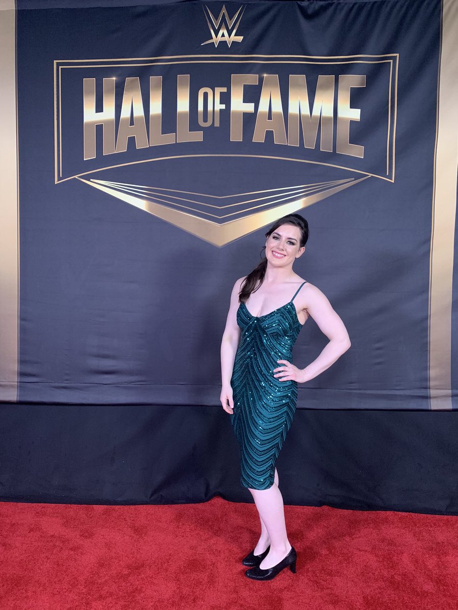 Tonight! #HallOfFame 🎉🎉

Huge congratulations to the classes of 2020 and 2021! 💚💚💚

@peacockTV  @WWE