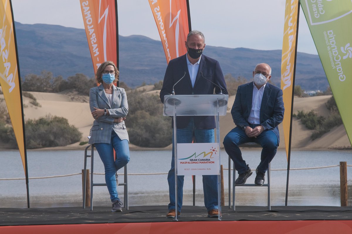 GranCanariaDep's tweet photo. El consejero de Deportes del @GranCanariaCab, @pacocast_ortiz ha asistido a la presentación de la Gran Canaria-Maspalomas Marathon, que se va a celebrar en el municipio de San Bartolomé de Tirajana el 21 de noviembre de 2021.👌🏼 https://t.co/JH8c0ZBpyO