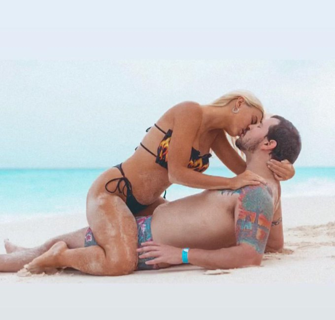 🔥 Woulde you like to have access to private photos and videos? 🔥➡️ Send me a DM 💌 . . . #Couple #Alone #WebCamModel #Sexy #Love #Pleasure #SexualPlasure #WorldWide #International #CoupleGoals #CoulpleVideos #CouplePhotography #CoupleLove https://t.co/KVR4ZSdQCZ