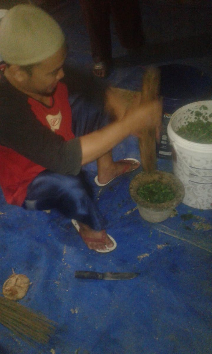Syawaludin3687's tweet photo. Temen2 LumbungBumi Majalengka bener2 gak bisa di senggol
Baru sekali ketemu semangat kemandirian dan berjamaah utk menyelamatkan bumi dan mensejahterakan petani terus membara, sedari pagi hingga malam gas poll bikin jamu bumi 1000liter
#LumbungBumiMajalengka #JSTstrong https://t.co/WfBvtj7rVx