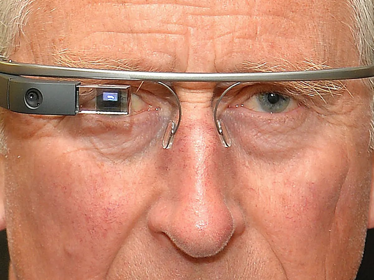 Livooo's tweet image. Remember when &apos;Google Glass&apos; was released to much fanfare about a decade ago... 🧐

Promised to change the world

Don&apos;t see many of those around (yet)! 🤨

#ProjectGlass #Google #GoogleGlass 

(I reckon Charles saw the future &amp;amp; had them scrapped! #PrinceAndrew #Harrymeghan )😂
