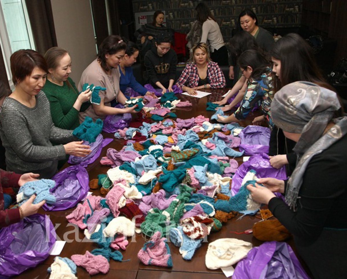 unvkaz's tweet photo. Club volunteers knit woolen clothing sets, which help premature babies to warm up and take their first breath. 
There are 149 clubs in 12 countries (2520 volunteers): 🇰🇿 🇺🇿 🇱🇻 🇷🇺 🇰🇬 🇺🇦🇦🇿 🇬🇪 🇧🇾 🇲🇩 🇪🇪 🇩🇪
Knitted &amp; transferred over 150673 items. 

More info: https://t.co/A4UZaGYoCg https://t.co/dNZBSXbKUl