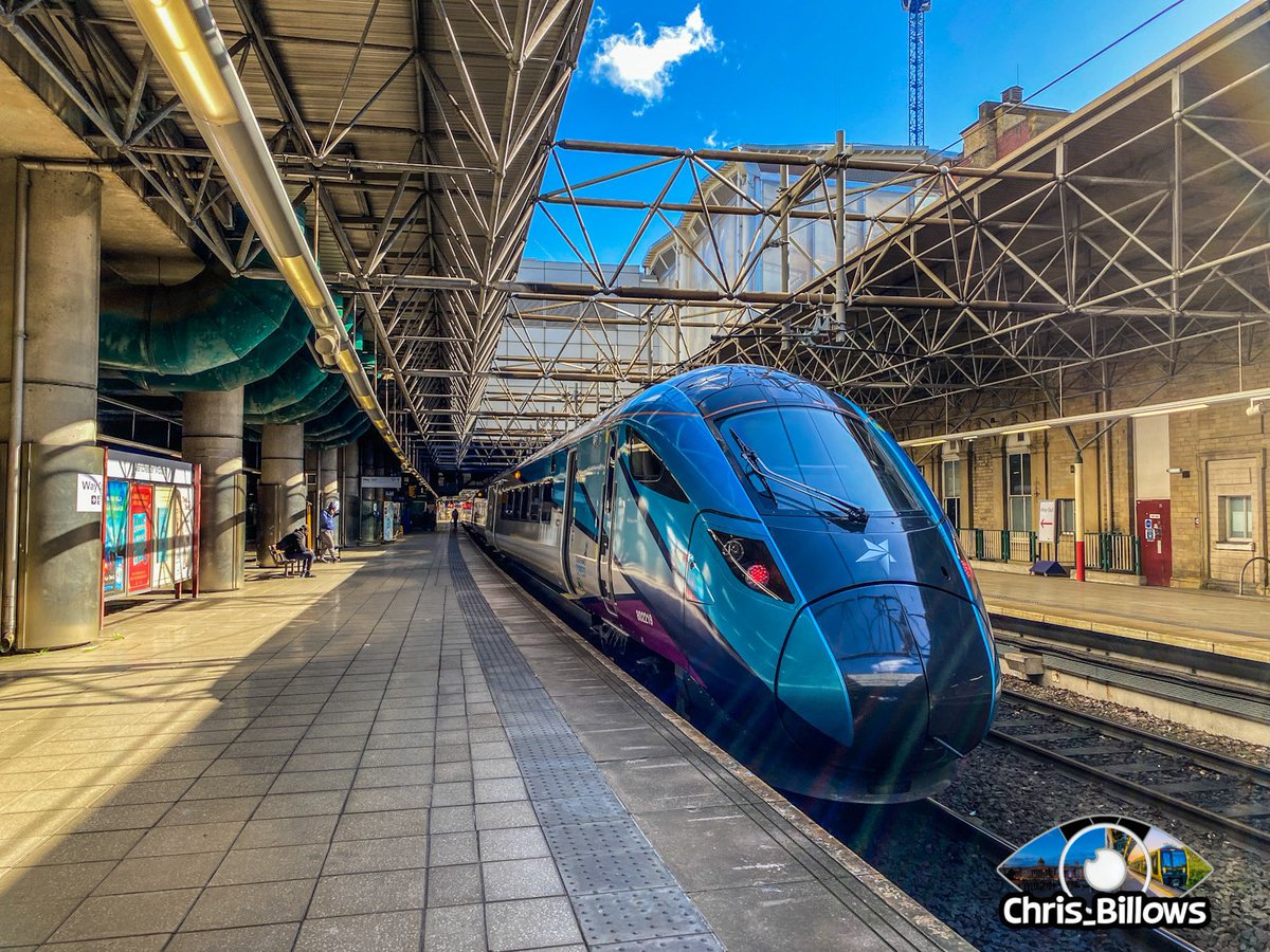 chris_billows's tweet image. Fine looking #Class802 @TPExpressTrains @TPEassist at #ManchesterVictoria