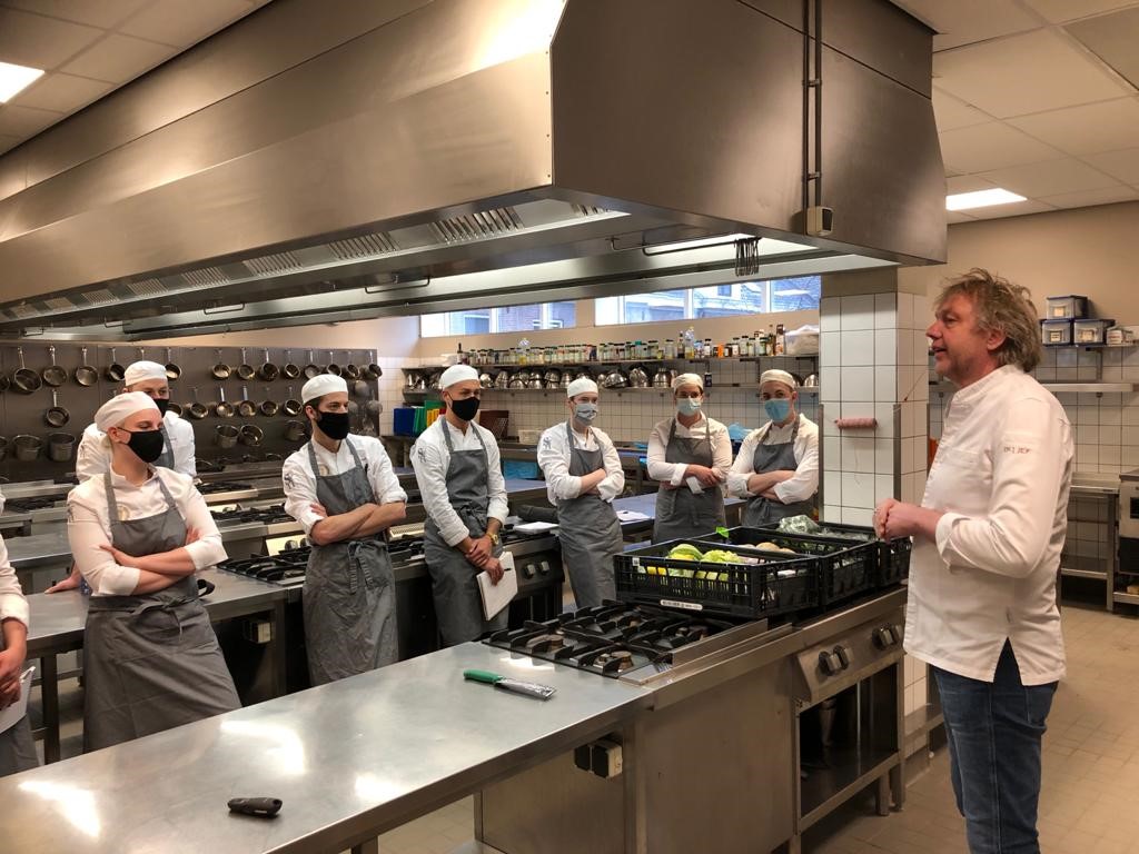 Sterklas tweet media