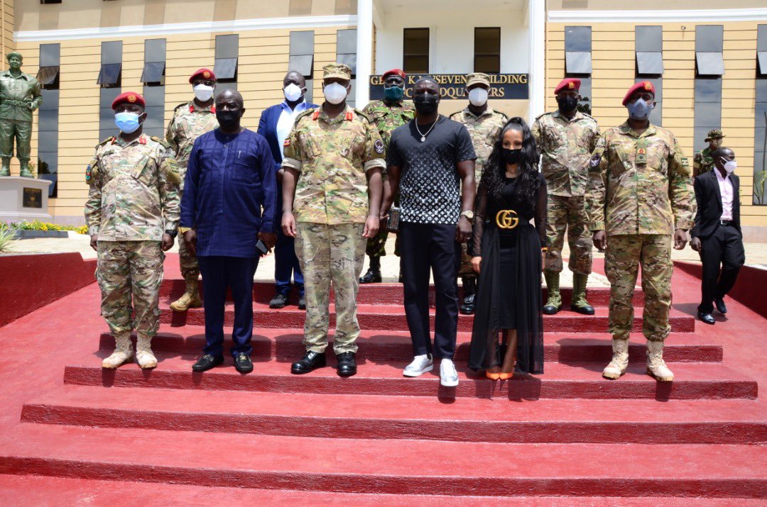 MbahoJoshua's tweet photo. Today, @Akon met the Commandant SFC Lt Gen. @mkainerugaba at their headquarters in Entebbe. Omulembe Omuhoozi tweyagale. https://t.co/JBwy2n9J6f