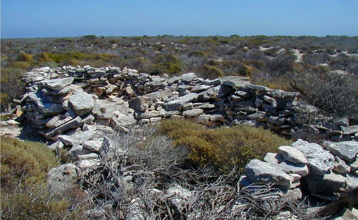 27) After finding out Hayes and his men were still very much alive, Jeronimus led a series of misguided attacks against the hardy soldiers who had even built a small fort on their rival island - Australia's first stone building built by Europeans. In one attack on 2 September..