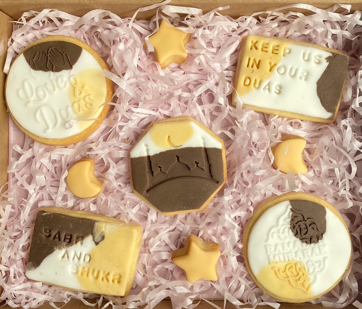 boxofdelightsuk's tweet photo. ✨ RAMADAN COOKIE BOX ✨

Our Ramadan collection is now live, you can head to our Instagram or send us a dm for more info! 

Our Ramadan collection is also available to purchase on @UmmazingCo https://t.co/JYsORGeT34