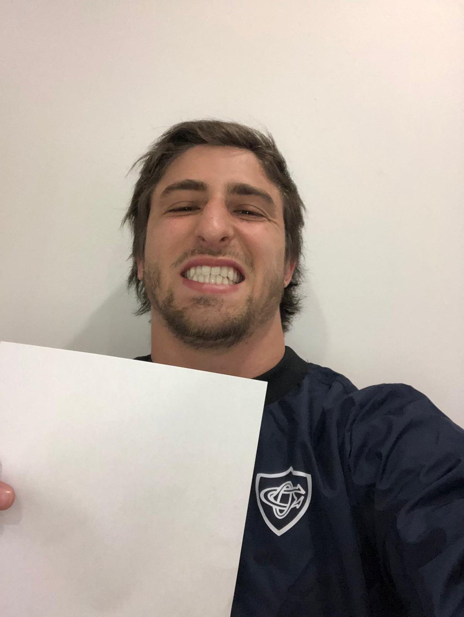 Le Castres Olympique et ses joueurs brandissent la #WhiteCard et s’engagent pour la paix dans le monde ! 🕊 

Toi aussi, brandit ton carton blanc ! ⚪️