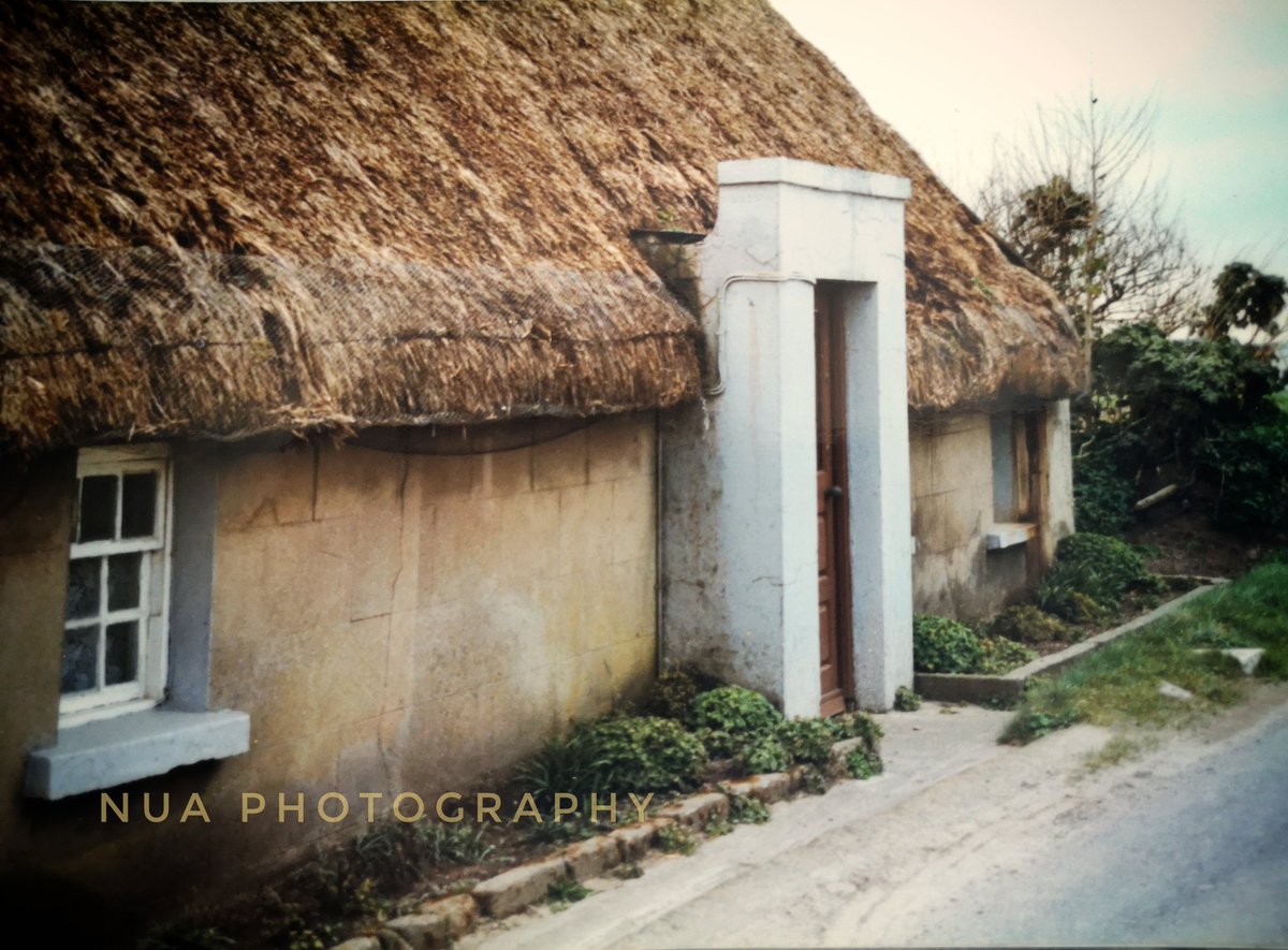 NuaPhoto's tweet photo. Throwback Tuesday, thatch cottage from Sandy Lane Rush Co.Dublin a little piece of our heritage lost to time #irishthatchcottage #throwback #rushcodublin #fingal #northcodublin https://t.co/7qrxcbvA1x