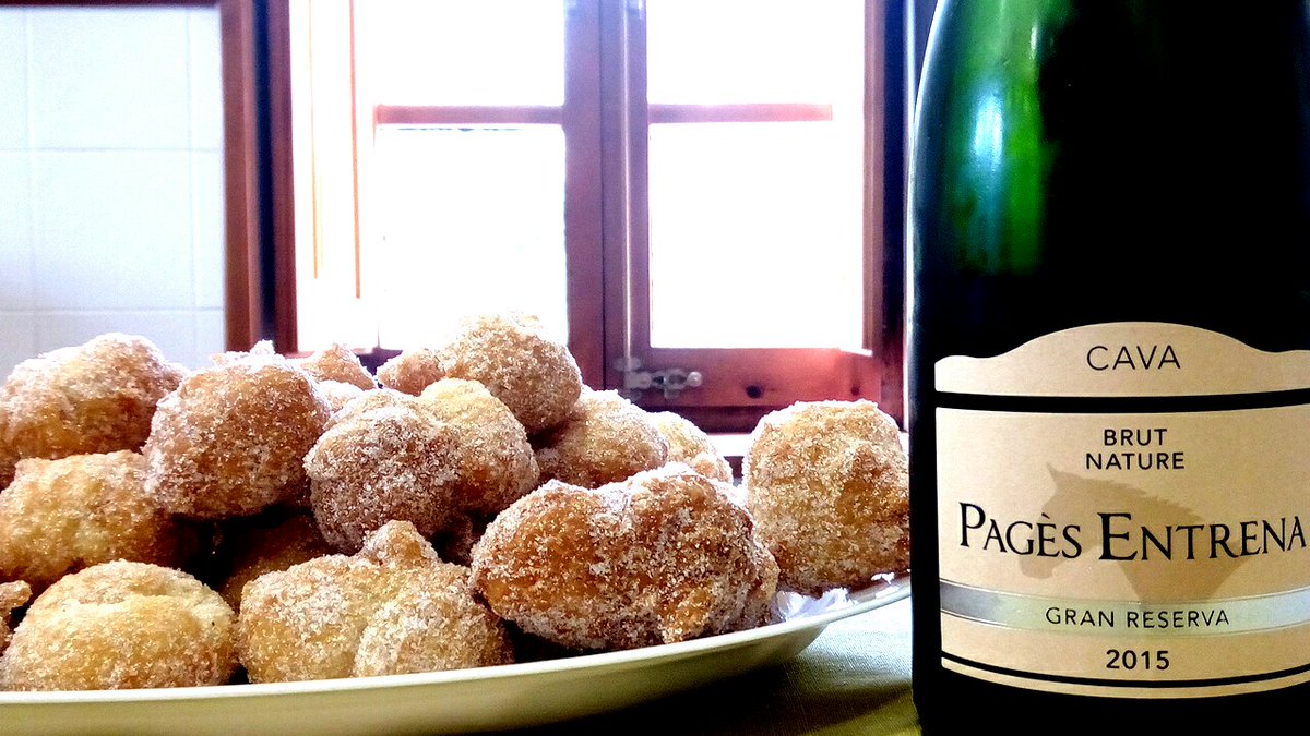 Acomiadem la Setmana Santa, com cal.
Salut i cava!