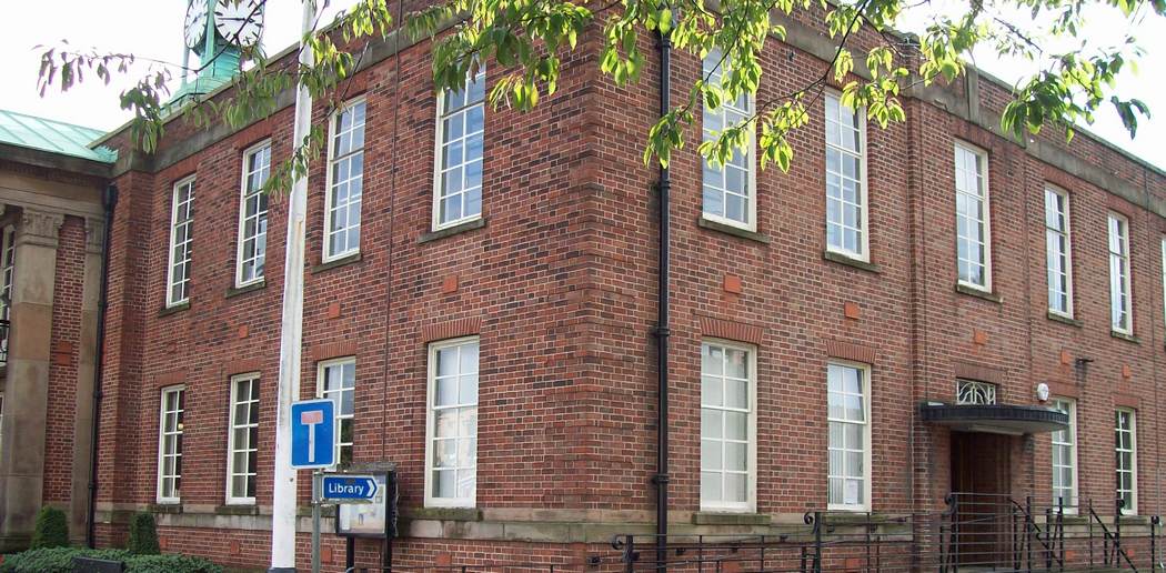 LancsLibraries's tweet image. Good news. #PadihamLibrary is re-opening on Wednesday 7 April after the building work has been completed.
Please check the opening times lancashire.gov.uk/libraries-and-… #Padiham #Burnley