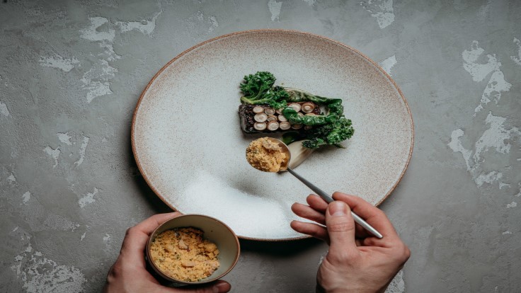 London’s New Two Michelin Star Restaurants. Let’s take a closer look at these three restaurants… @awongSW1 @DaTerra_London @Rest_Story guide.michelin.com/gb/en/article/…