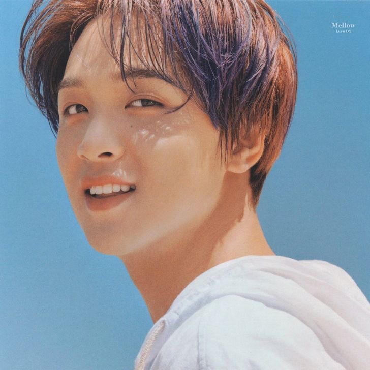 june 🍂 tweet media