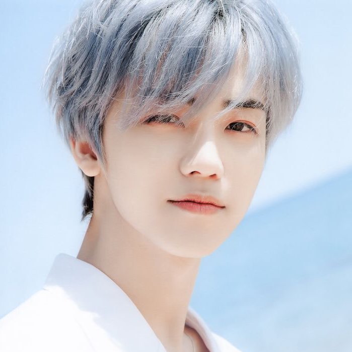 june 🍂 tweet media