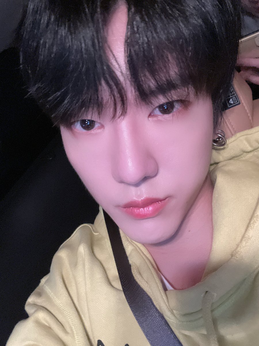 Junghoon_OmegaX's tweet photo. [#OX]

오늘 버거 먹으려다가 문 닫아서
피자 먹어따 ;)

#OMEGA_X #오메가엑스 #정훈 https://t.co/ryXIm3g38J